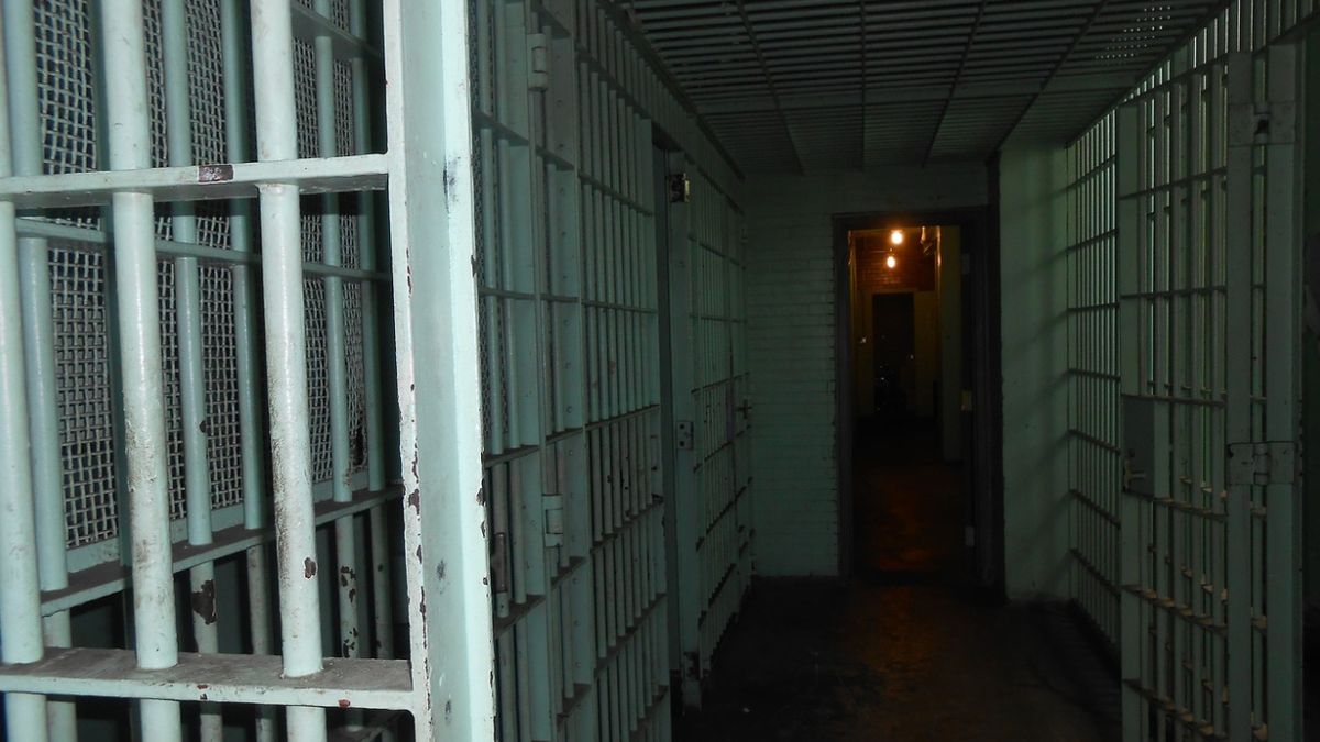 50-latek przeszedł horror w areszcie