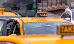 Tam lepiej nie wsiadać do taksówki. Na czele listy ukochany kraj Polaków