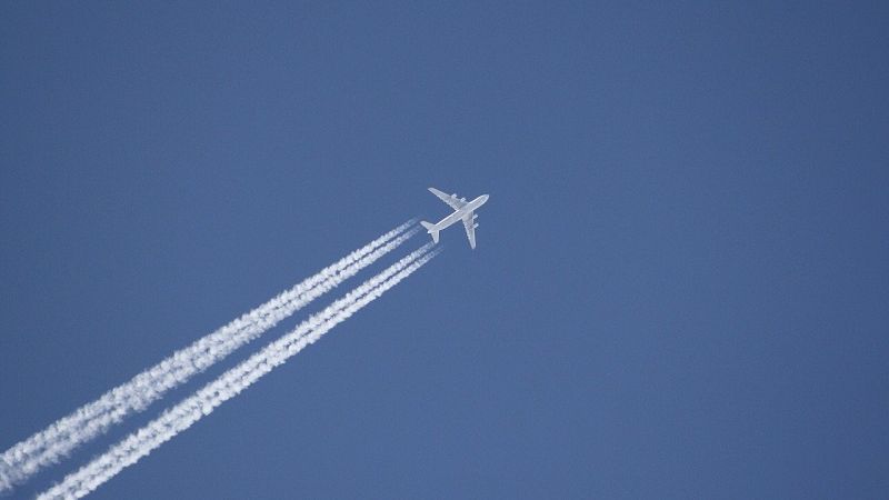 samolot na niebie Antonow An-225 Mrija