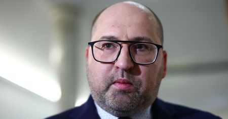 "Głaskanie Tuska". Jest reakcja z PiS po skandalicznych słowach prezesa