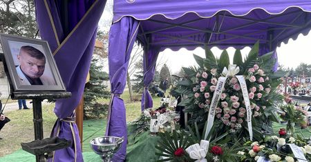 "Tkwił nad tobą kolejny wyrok". Tak pożegnano Tomasza Komendę