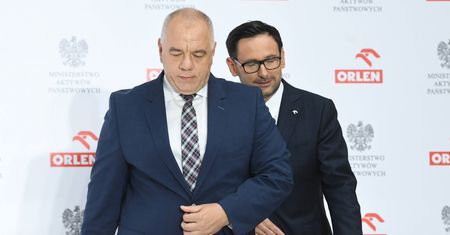 Czarne chmury nad Sasinem? Chodzi o nadwyżkę pensji dla Obajtka w Orlenie
