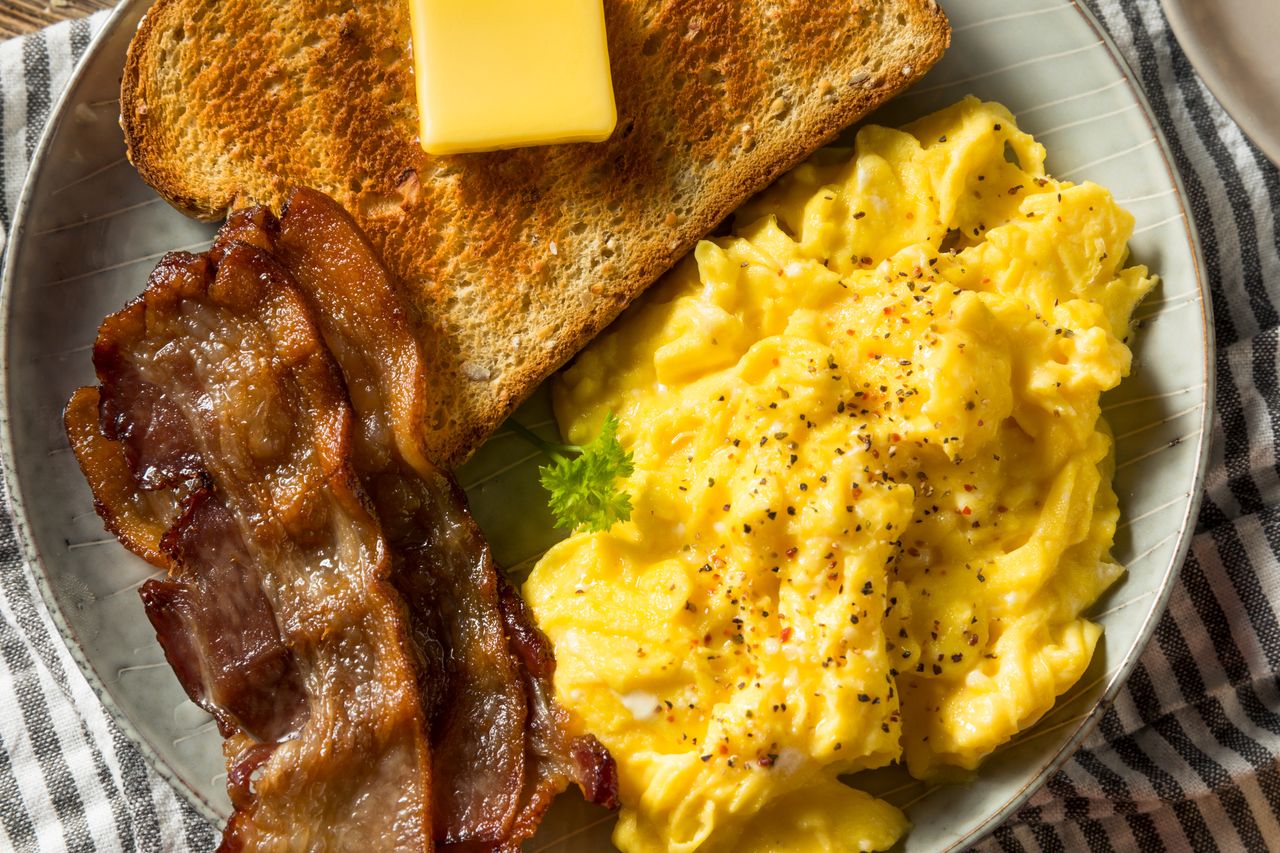 Scromlette - połączenie jajecznicy z omletem