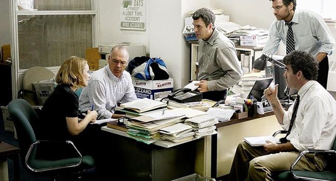 Twoi rodzice myślą, że tak wygląda praca w mediach. Przegląd branżowych seriali i filmów