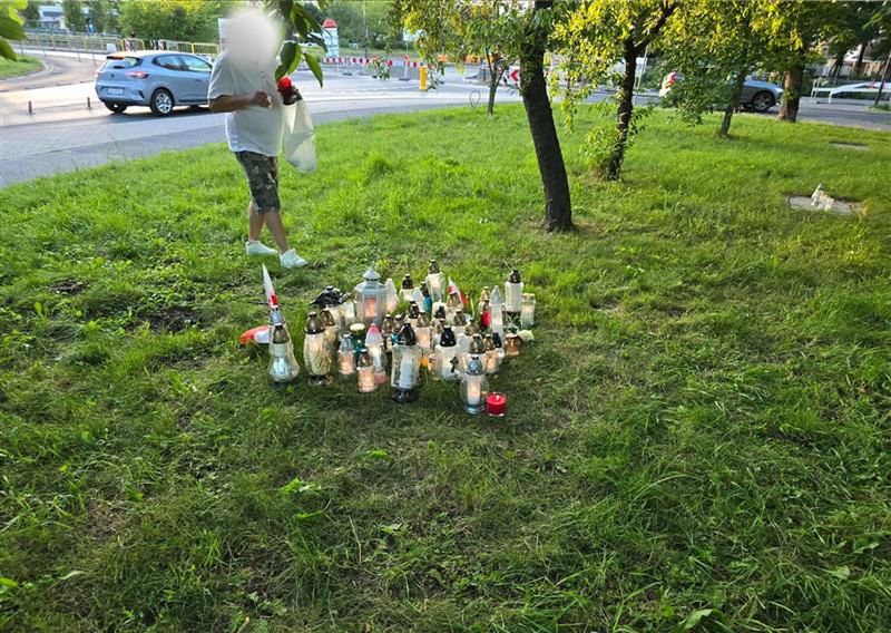 Torunianie cały czas dostawiają nowe znicze