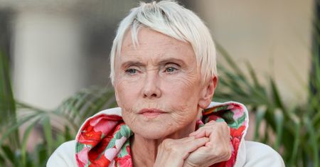 Ewa Błaszczyk o nadchodzących świętach. Spędzi je z córkami: "Tłum ludzi, pali się w kominie i dobrze. Ola na wózeczku z nami"