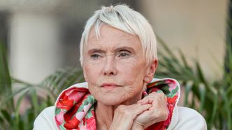 Ewa Błaszczyk o nadchodzących świętach. Spędzi je z córkami: "Tłum ludzi, pali się w kominie i dobrze. Ola na wózeczku z nami"