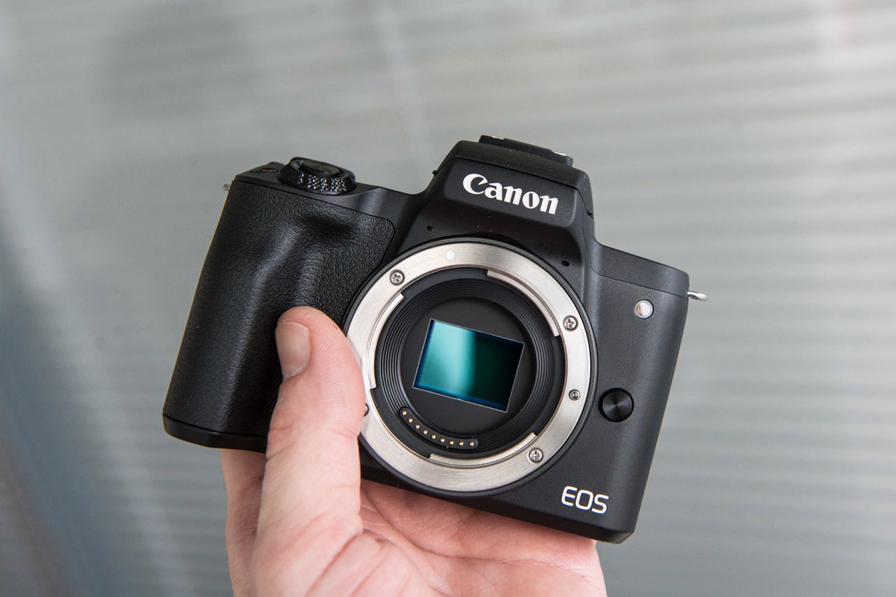 Canon EOS M50