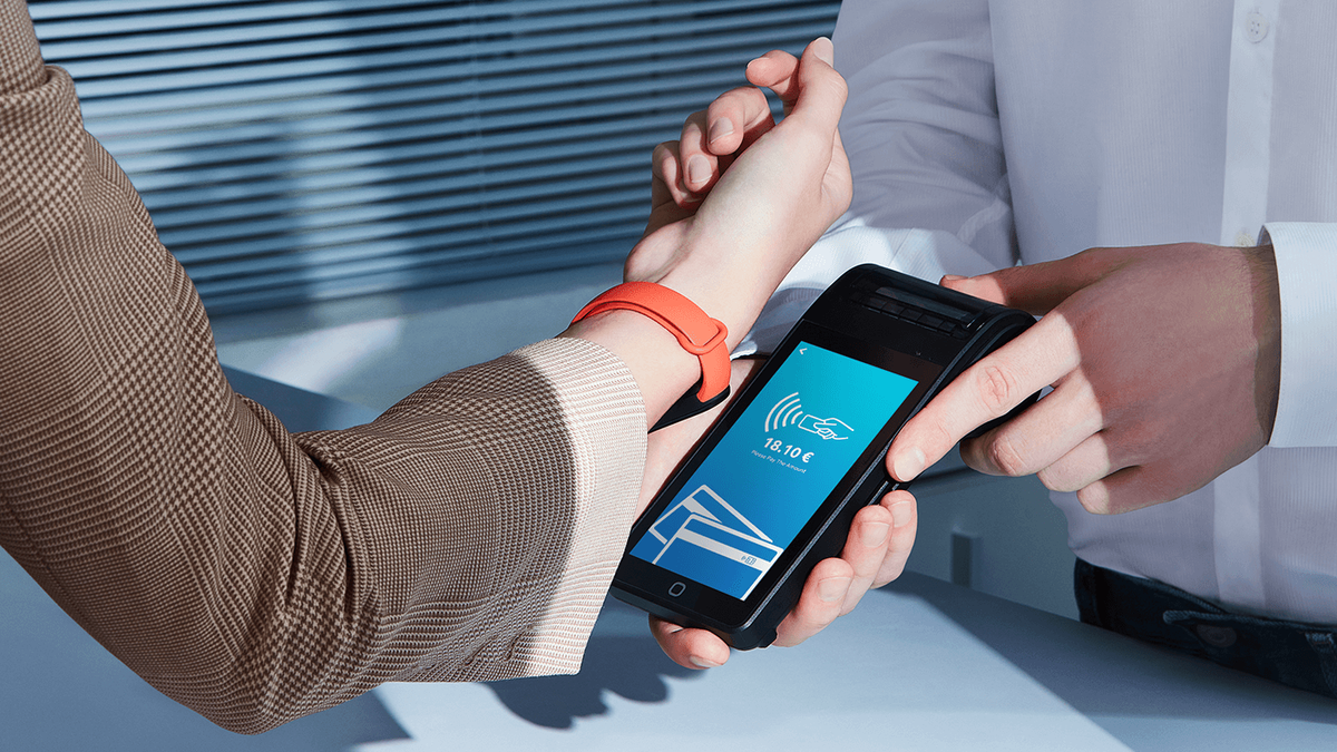 W sklepie zapłacisz opaską. Mi Smart Band 6 NFC z Xiaomi Pay w 5 polskich bankach 1