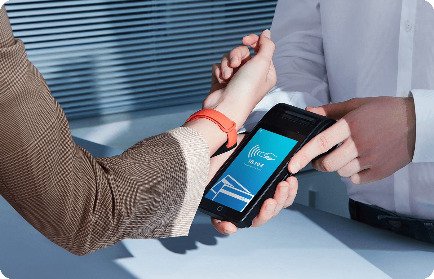 W sklepie zapłacisz opaską. Mi Smart Band 6 NFC z Xiaomi Pay w 5 polskich bankach 1