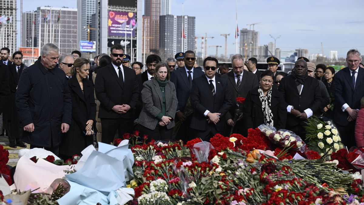 Ambasada USA oddała hołd ofiarom zamachu w Moskwie