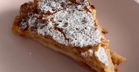 Przepis na najprostszą szarlotkę. Bez wyrabiania ciasta