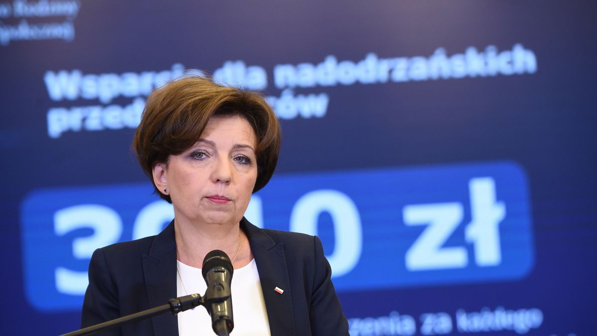 Briefing prasowy minister Mal?g i minister Moskwy
06.09.2022 Warszawa Konferencja Marleny Malag i Anny Moskwy nt. rzadowej tarczy energetycznej, wyplaty14. emerytury oraz wsparcia dla przedsiebiorcow dzialajacych nad Odra
fot Zbyszek Kaczmarek/REPORTER n/z Marlena Malag
Zbyszek Kaczmarek/REPORTER