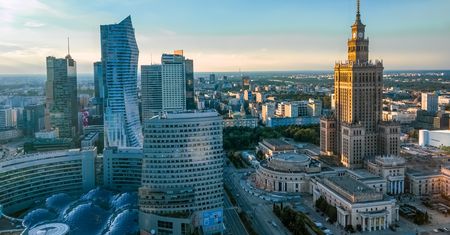 Pogoda w Warszawie. Prognoza na niedzielę 30 listopada. Mróz nad ranem, przejaśnienia w dzień, wieczorem mgły