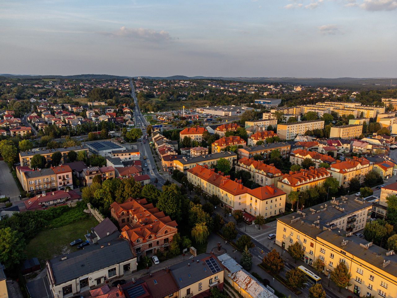 Olkusz: Symbol górniczej tradycji uratowany przed rozbiórką. "Chrobry" zachwyca wyjątkową iluminacją