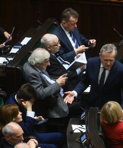 Co o tym myślą Polacy? Sondaż pokazał opinie o decyzji PKW