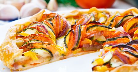 Ratatouille w zupełnie nowej formie. Rozkładam je na chrupiącym spodzie
