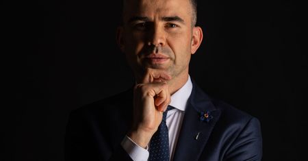 Szef adwokatury: Nie wolno przywracać praworządności siekierą