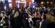 Wianki 2025 w Krakowie rozpoczęte! Roztańczone Silent Disco pod Galerią Kazimierz w piątkowy wieczór