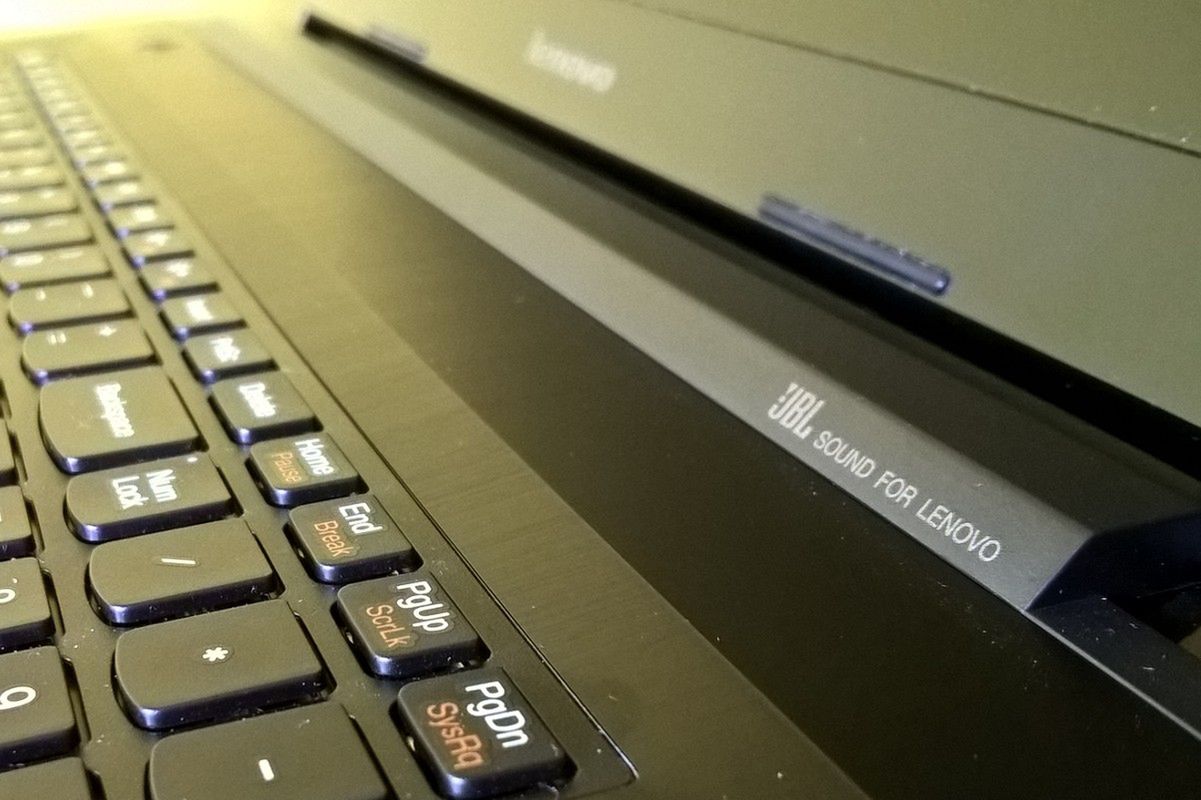 Muzyka z laptopa i tabletu. Dobry sprzęt sprawi, że poczujesz się jak w sali koncertowej 2