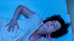 Atakuje brzuch w środku nocy. Może trwać nawet trzy dni