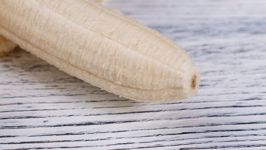 Czy czarną końcówkę banana trzeba obcinać?