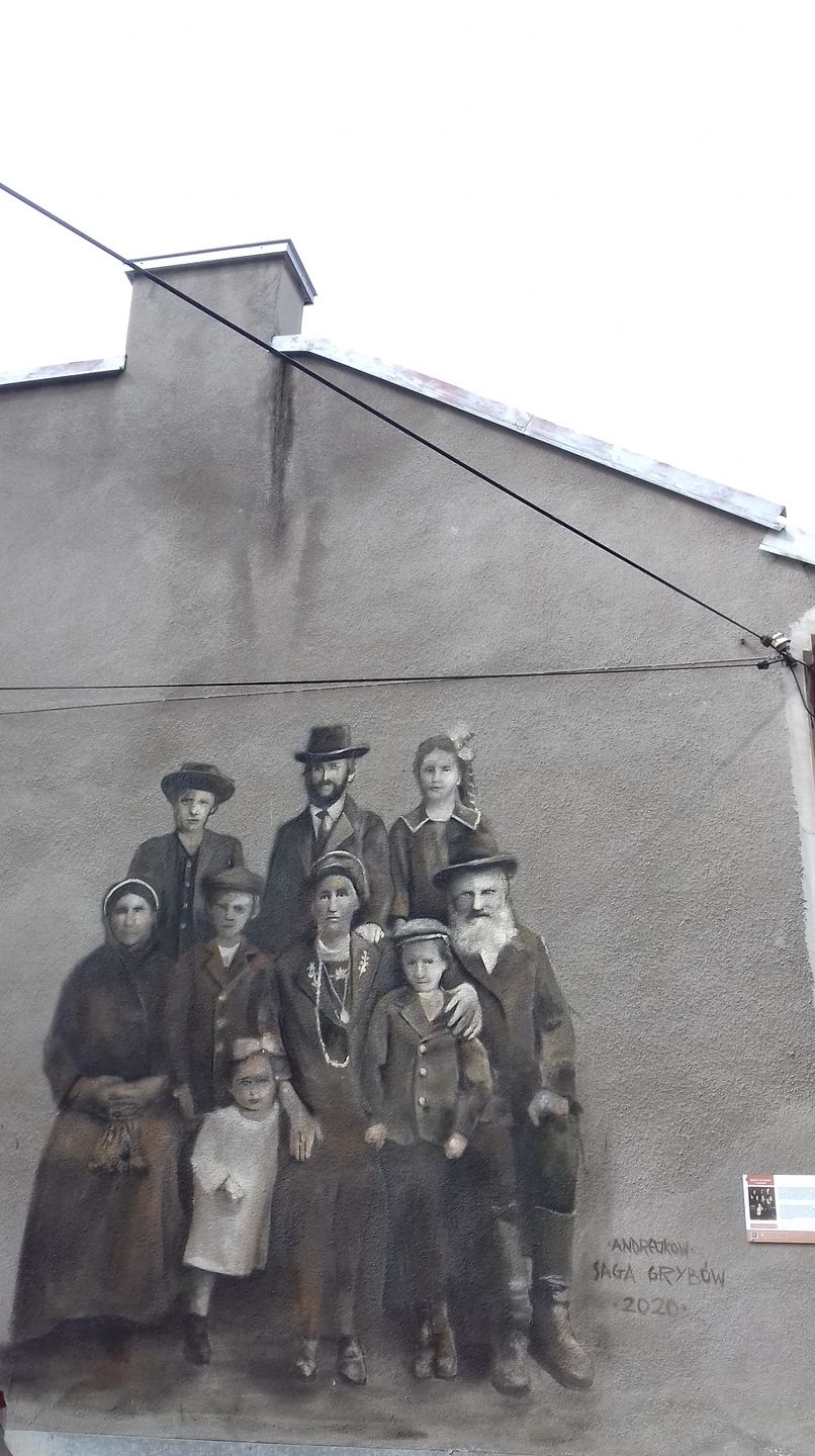 W Grybowie można zobaczyć ciekawe murale 
