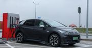 Polski rząd wspiera elektromobilność. Pomija tylko jeden szczegół: rosnące ceny prądu (Opinia)