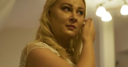 "Ślub od pierwszego wejrzenia". Męża miała poznać w dniu ślubu i przed kamerami. Wciąż płakała
