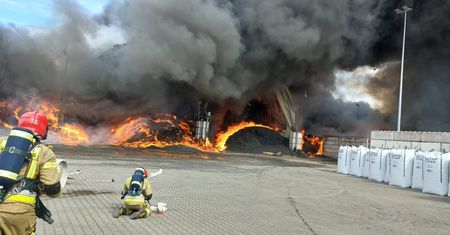Chełm: pożar na terenie firmy recyklingowej – podsumowanie działań służb