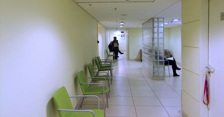 "Bardzo zły pomysł. Krok w tył". Dr Krajewski krytycznie o likwidacji teleporad