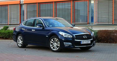 Infiniti Q70 Hybrid