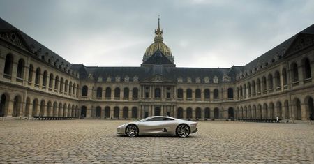Jaguar CX-75 jak Louis Vuitton