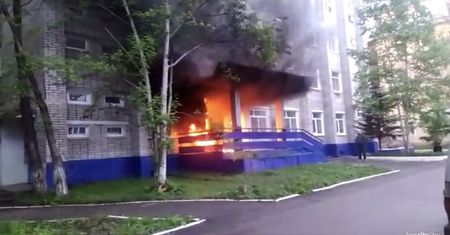 Pożar w budynku Rosgwardii. Mężczyzna przyszedł z kanistrem benzyny