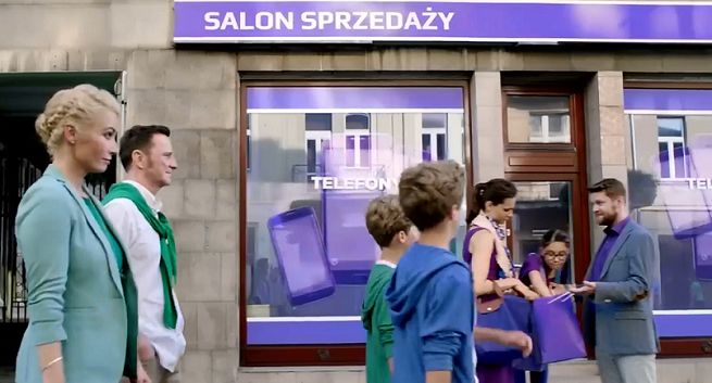 Brodzik i Wilczak w kampanii SmartDomu przekonują klientów w barwach Play, T-Mobile i Orange do przejścia do Plusa (wideo)