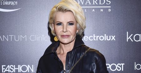 Joanna Racewicz zdjęła wieńce z grobu męża. Zwróciła się do rządzących