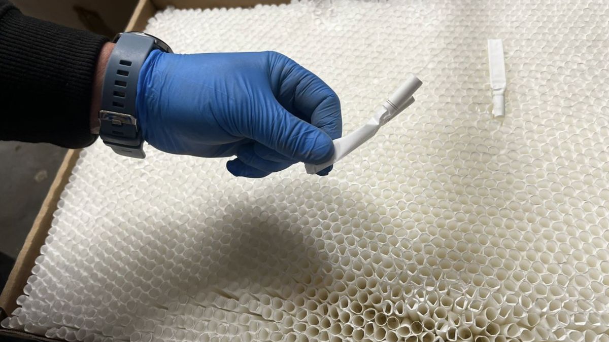 KAS i CBŚP rozbiły grupę produkującą nielegalne wyroby tytoniowe