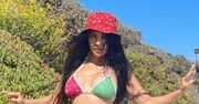 Kourtney Kardashian świeci pośladkami BEZ RETUSZU! "Miło jest zobaczyć celebrytkę z CELLULITEM" (FOTO)