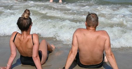 Wyjechała z mężem nad morze. "Bawił się doskonale, my jeszcze lepiej"