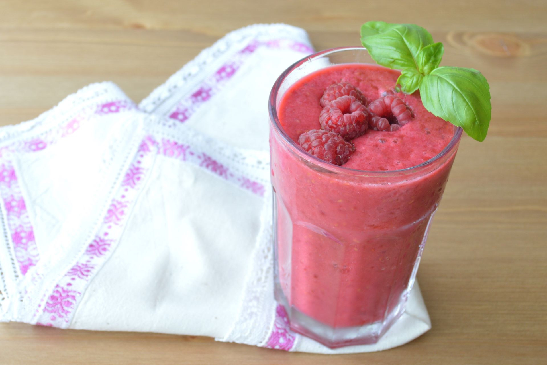 To ostatni dzwonek na maliny. Ten koktajl to najlepszy sposób, by je wykorzystać