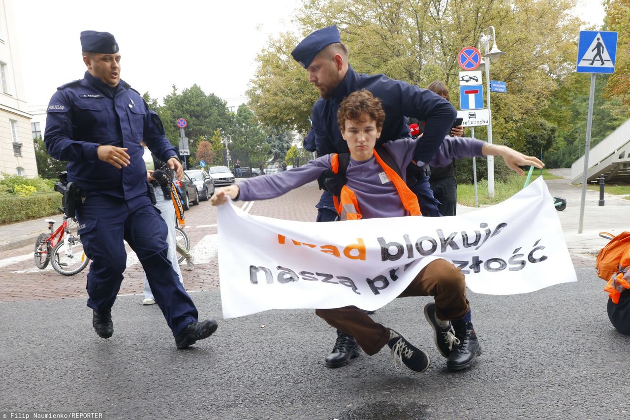 Ostatnie Pokolenie blokuje drogę w Warszawie