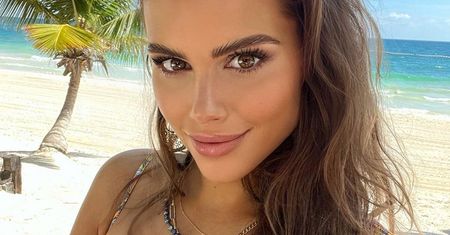 Postawiła na rozcięcia. Model tylko dla odważnych