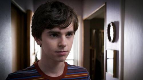 Freddie Highmore fot. A&E Television Networks
