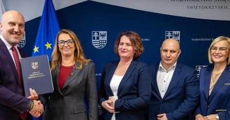 „Wsparcie dla rodzin oraz pieczy zastępczej”