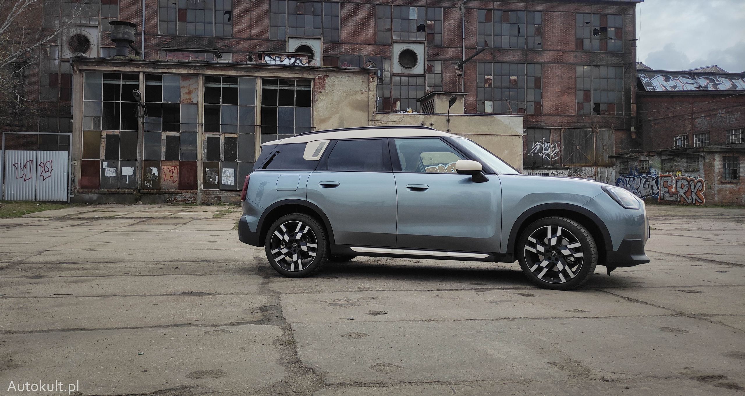 Mini Countryman Favoured 1.5 R3 170 KM 