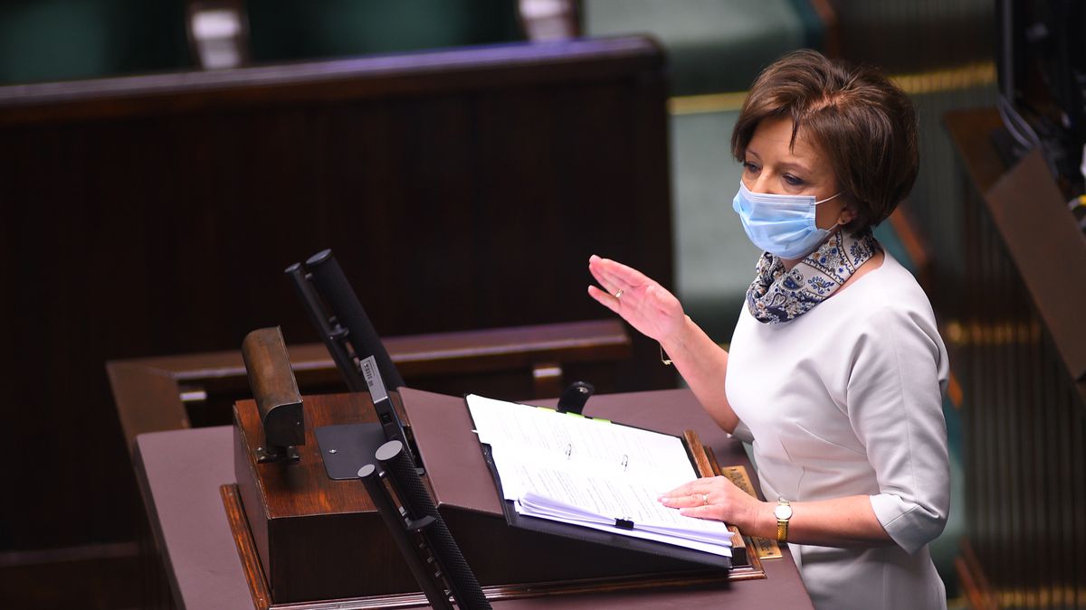 Minister odpowiedzialną za rynek pracy jest Marlena Maląg.