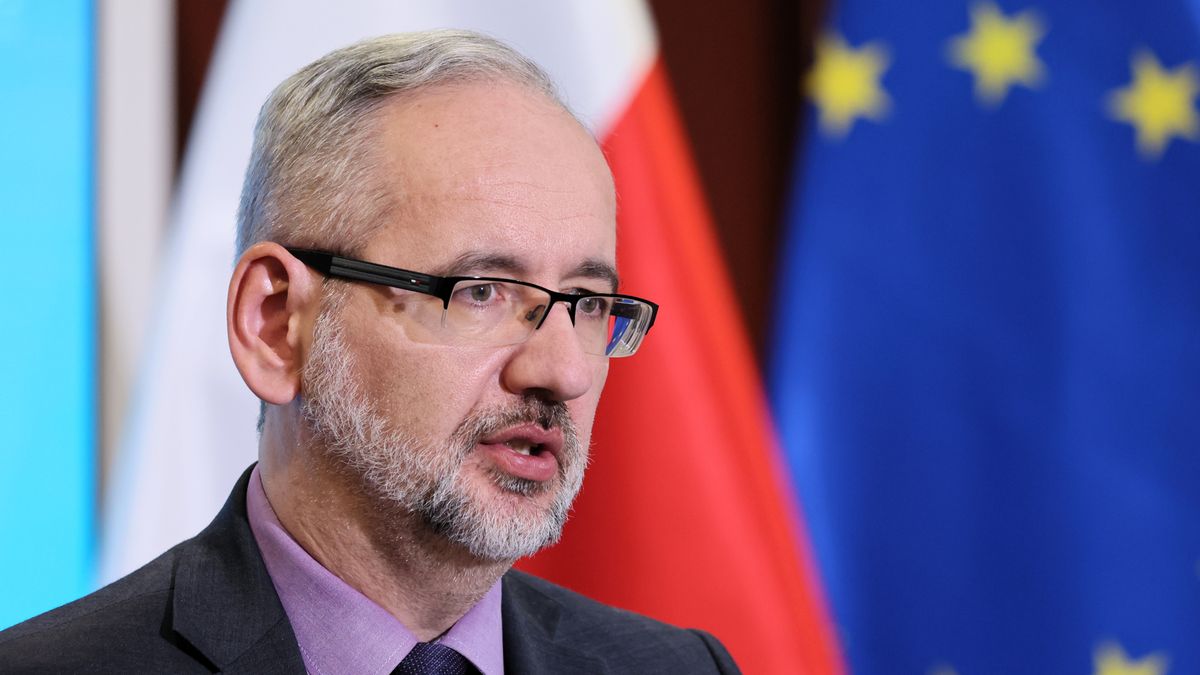 Warszawa, 26.10.2021. Minister zdrowia Adam Niedzielski podczas konferencji prasowej w Ministerstwie Zdrowia w Warszawie, 26 bm. Konferencja dot. m.in. zmian w medycznym kształceniu podyplomowym. (mr) PAP/Leszek Szymański