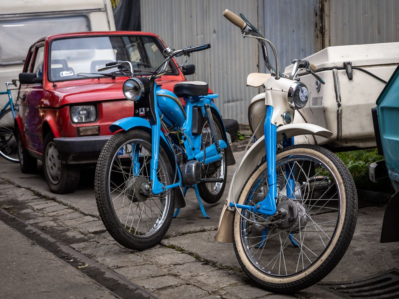 Starachowice: Zlot retro samochodów przyciągnął tłumy