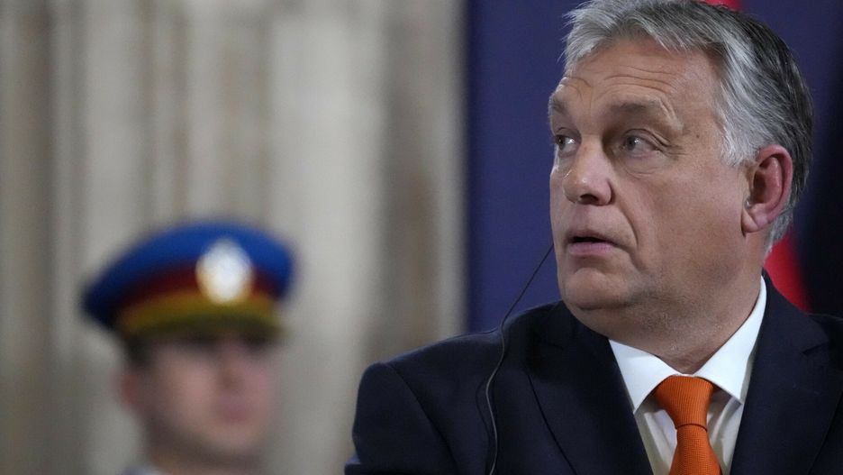 Węgierski premier Viktor Orban trzyma Unię Europejską w szachu