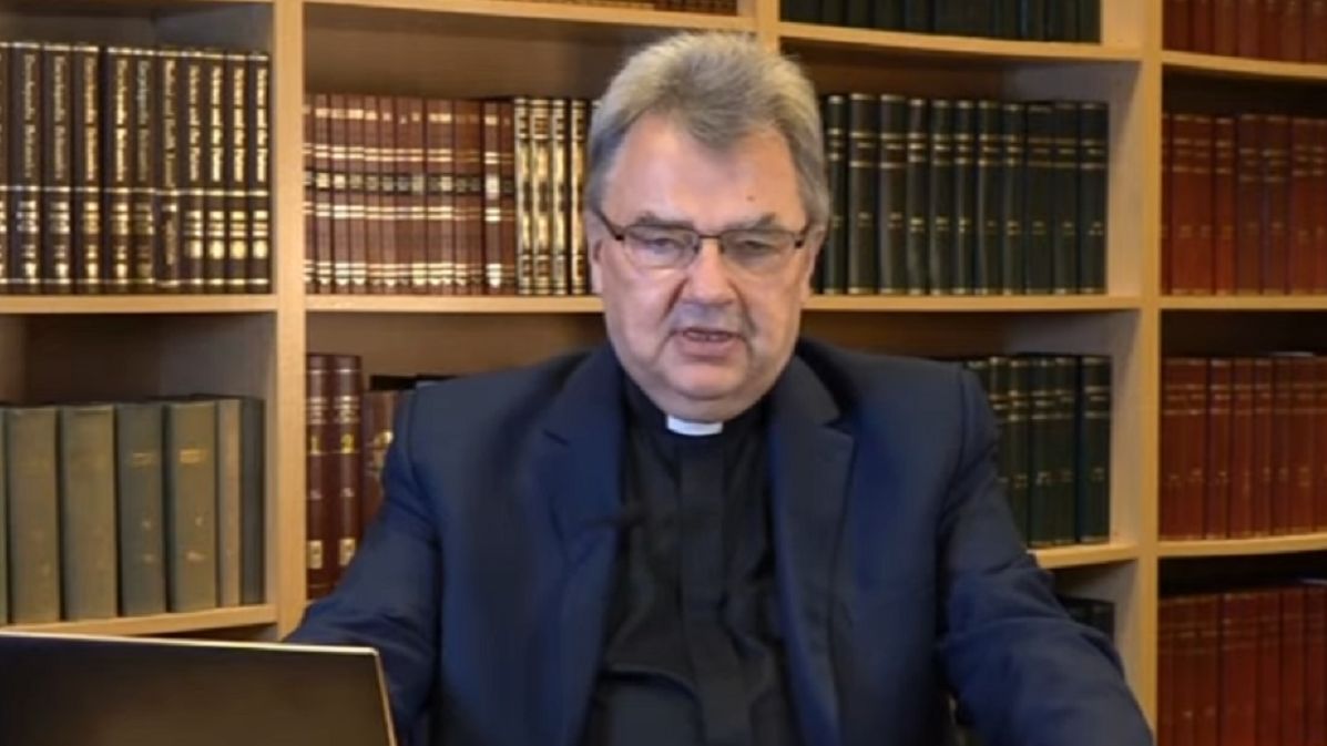 Polski ksiądz o wyroku francuskiego sądu ws. transseksualnej matki